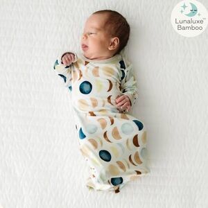 NIB Luna Neutral Infant Knotted Gown